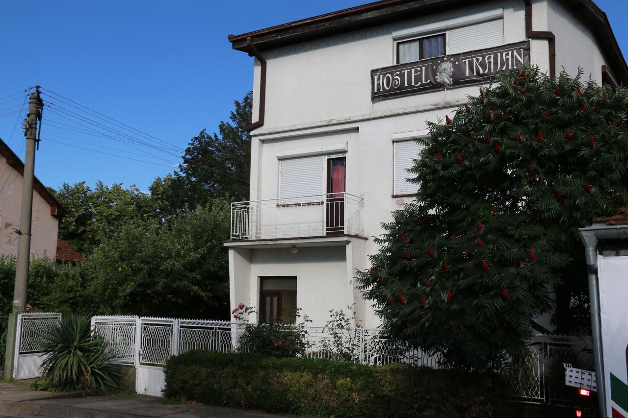 Hostel Trajan Donji Milanovac Exterior photo