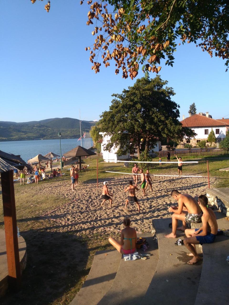 Hostel Trajan Donji Milanovac Exterior photo