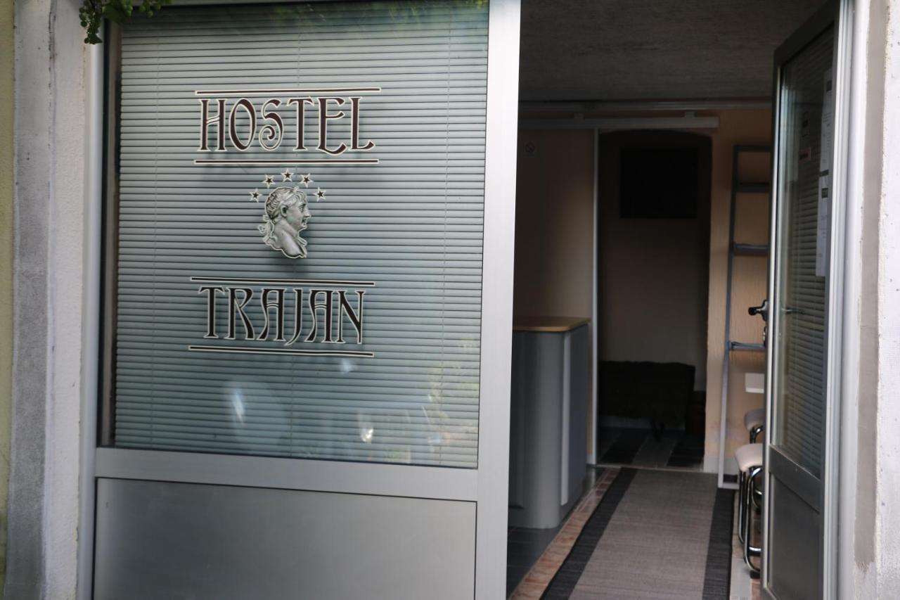 Hostel Trajan Donji Milanovac Exterior photo